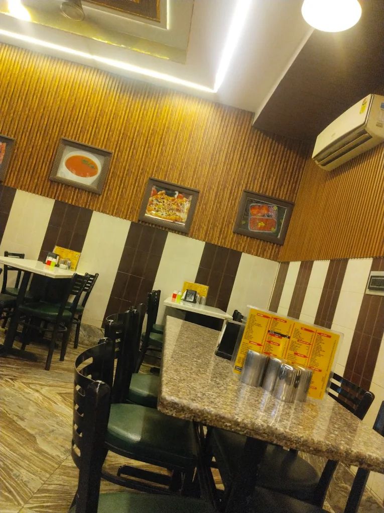 Restaurant Ambiance